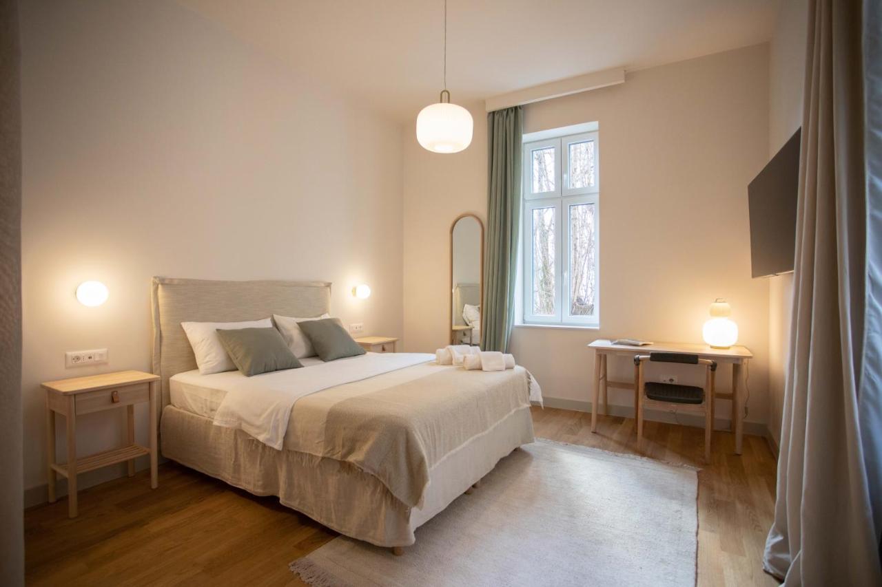Flok Design Apartments- Botanical Garden Daire